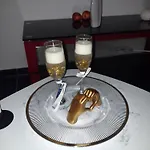Schalke Gelsenkirchensie Wollen Guenstig Und Komfortabelwir Auch Fuer Unsere Bestendie Gaeste Apartmán Gelsenkirchen