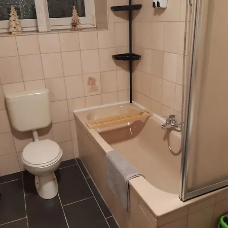 Schalke Gelsenkirchensie Wollen Guenstig Und Komfortabelwir Auch Fuer Unsere Bestendie Gaeste Apartament Gelsenkirchen