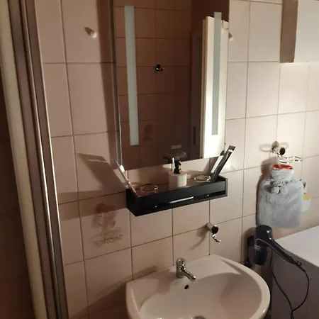 Schalke Gelsenkirchensie Wollen Guenstig Und Komfortabelwir Auch Fuer Unsere Bestendie Gaeste * Gelsenkirchen