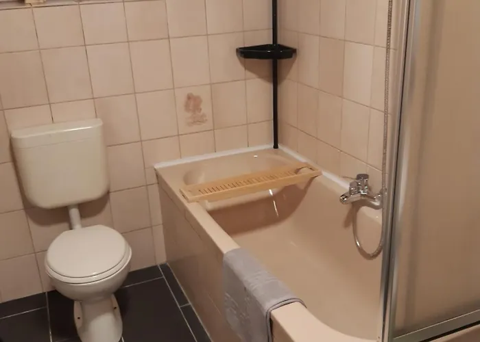 Schalke Gelsenkirchensie Wollen Guenstig Und Komfortabelwir Auch Fuer Unsere Bestendie Gaeste Appartamento Gelsenkirchen